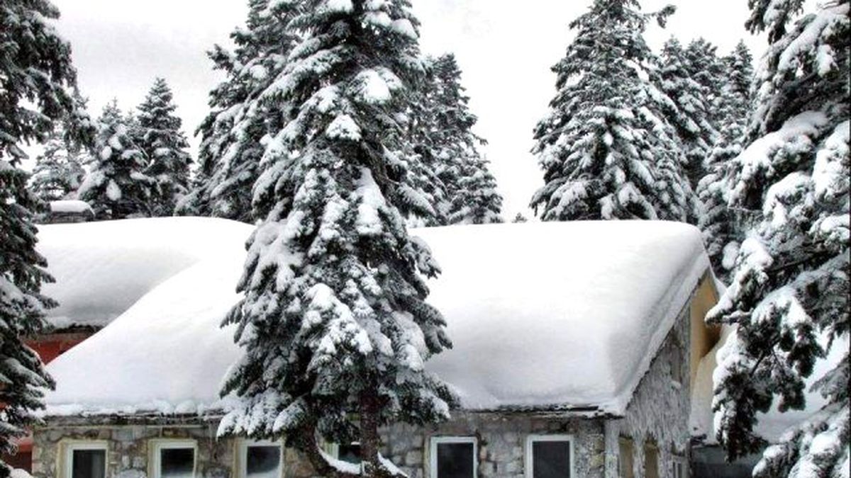 Uludağ\'da Kar Kalınlığı 1,5 Metreye Düştü
