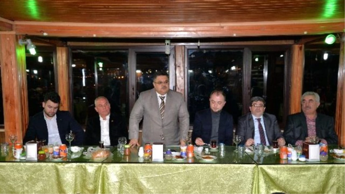AK Parti\'liler Birlik ve Beraberlik Yemeğinde Bir Araya Geldi