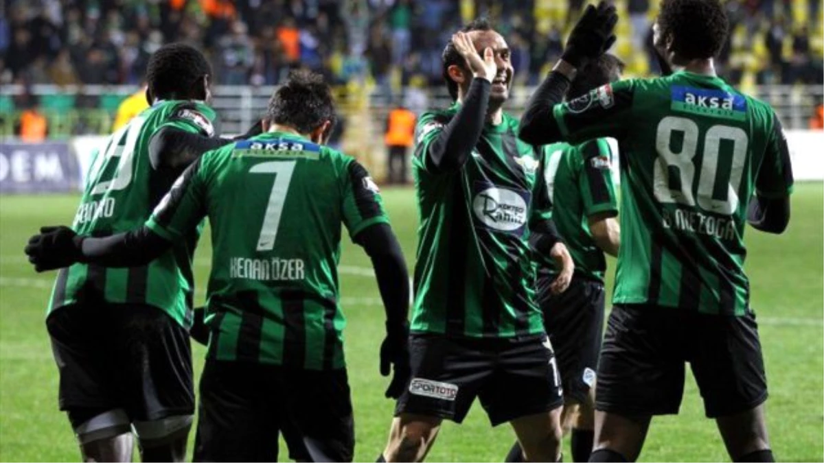 Akhisar Belediyespor, 3 Futbolcusuyla Yollarını Ayırdı