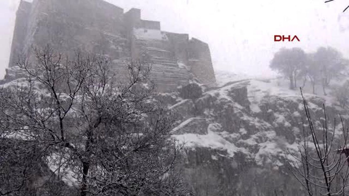 Bitlis\'te Kar Yağışı Etkili Oldu