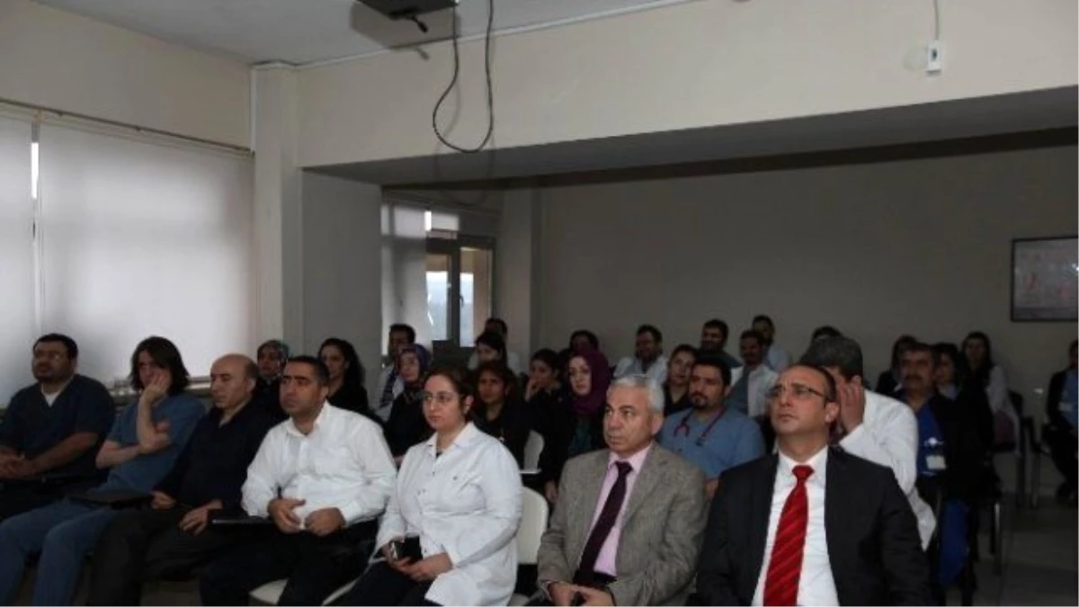 DÜ Kadın Doğum Kliniğinde Kişisel Gelişim Semineri Verildi