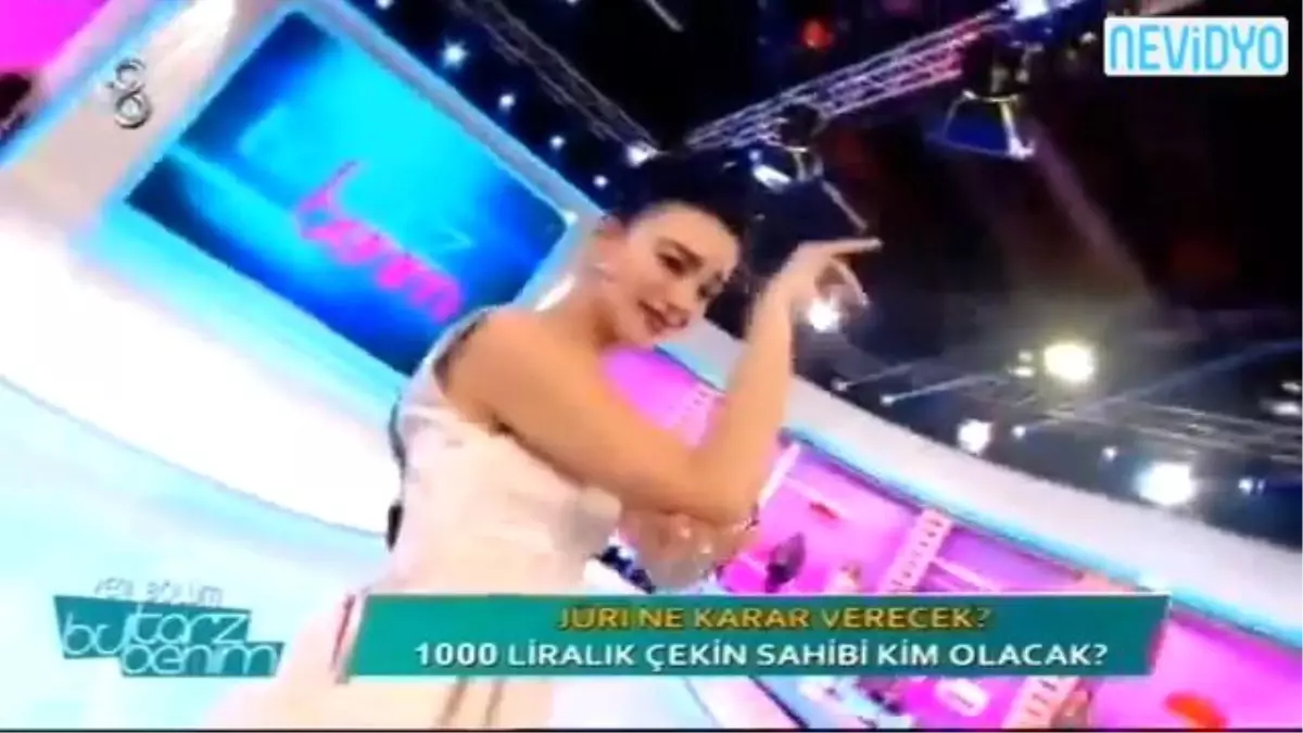 Emel Özkızıltaş\'ın Yılan Dansı Herkesi Şaşırttı