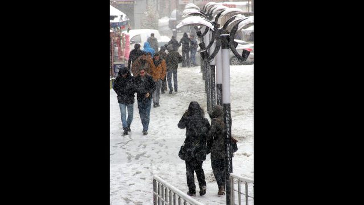 Erzurum Beyaz Gelinliğini Giydi