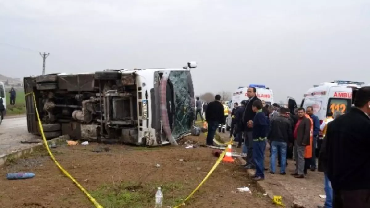 Hatay\'da Yolcu Otobüsü Devrildi: 2 Ölü, 15 Yaralı