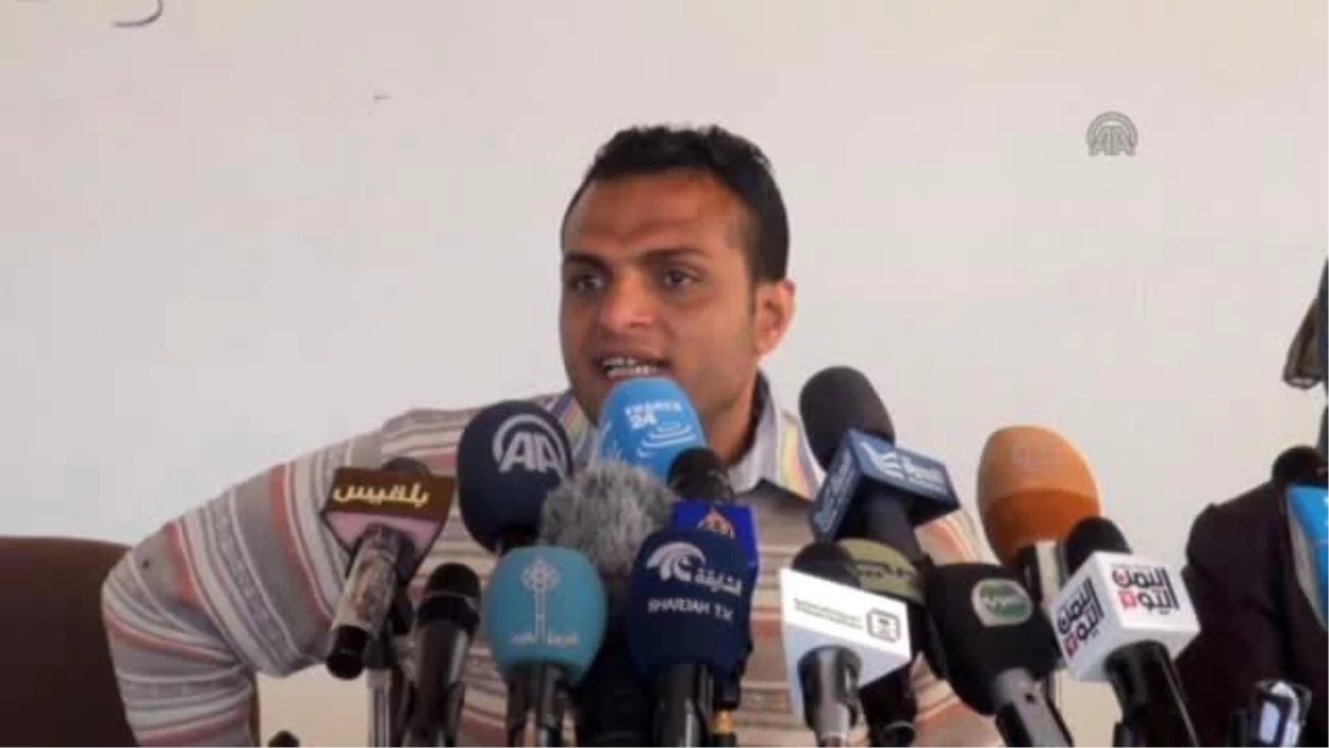 Husilerin Bir Grup Yemenli\'yi Darp Ettiği İddiası
