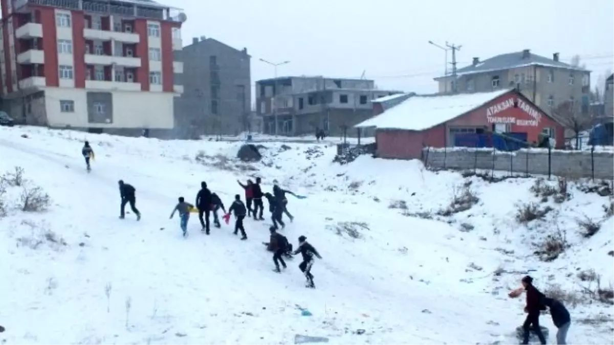 Malazgirt Halk Kütüphanesi Yarıyıl Tatilinde Tıklım Tıklım