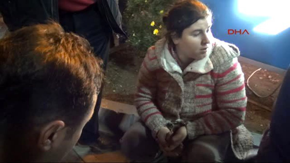 Mersin\'de Sahte Polislerin Kaçırıp Kelepçelediği Kadın Kaçarak Kurtuldu