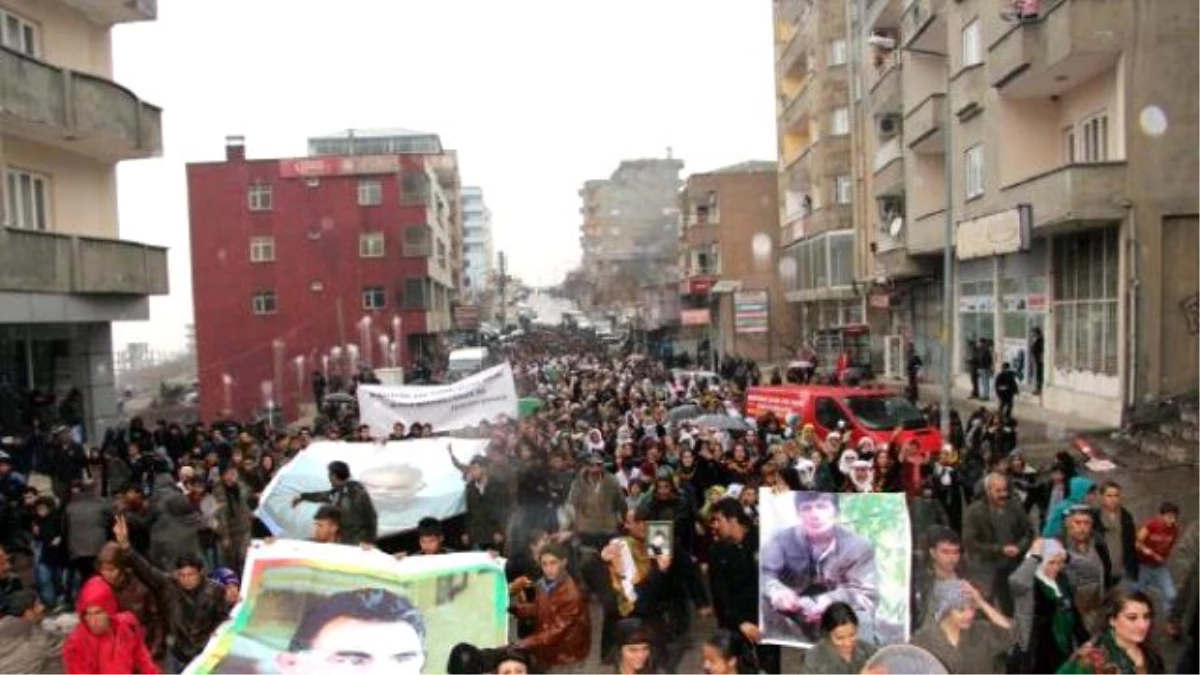 Şırnak\'ta Öcalan\'a Özgürlük Yürüyüşü