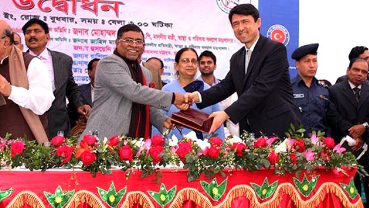 Tika\'nın Bangladeş\'te İnşa Ettiği 10 Sağlık Ocağı Hizmete Açıldı