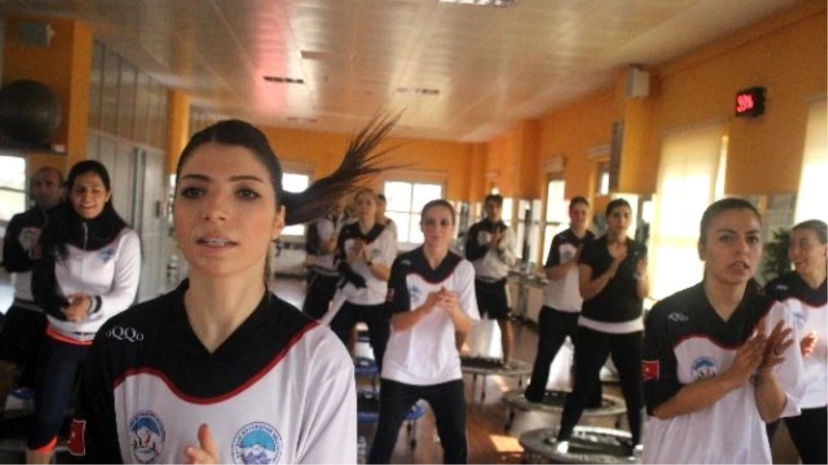 Büyükşehir Belediyesi Spor Salonlarında Trambolin Seansları Başlatıldı