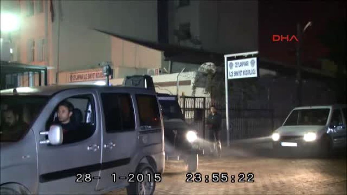 Ceylanpınar\'da Evden Cephanelik Çıktı 4 Gözaltı Ek Polis Kamerasından Operasyon Anı