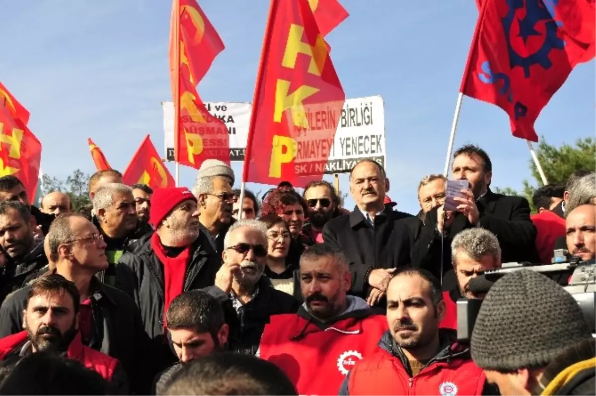 Gebze\'de 15 Bin İşçi Greve Çıktı