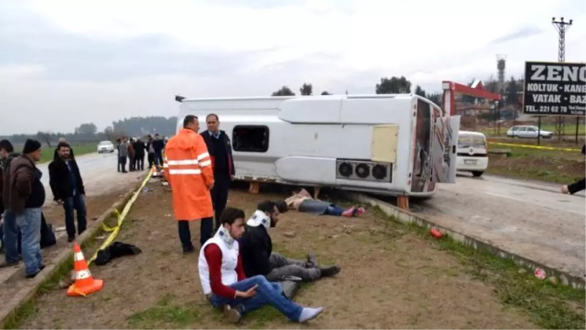 Hatay\'da Yolcu Otobüsünün Devrilmesi