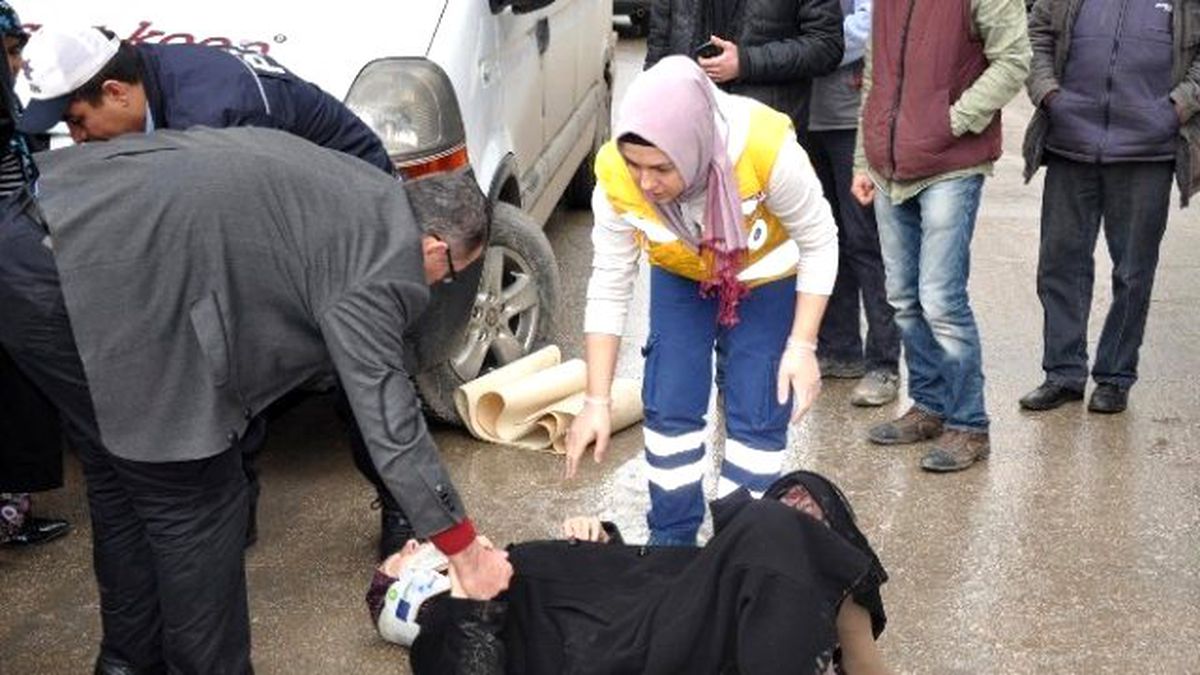 Kazada Yaralanan Eşini İşte Böyle Teselli Etti