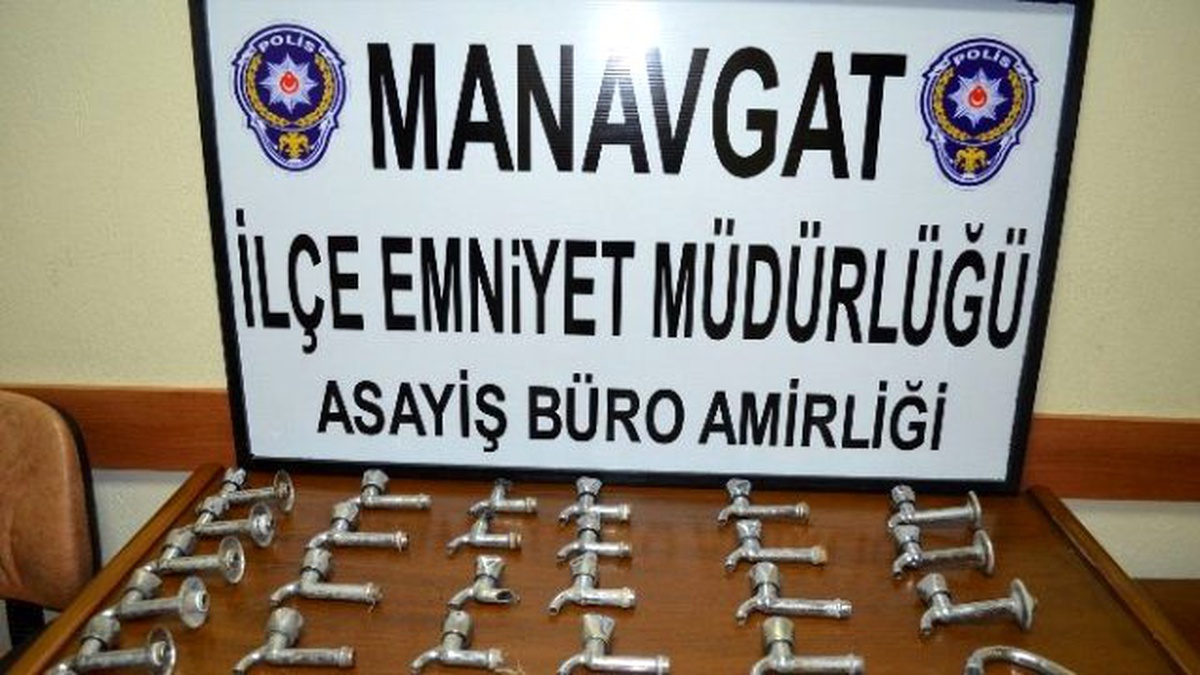 Manavgat\'ta 5 Ayrı Camiden 30 Adet Musluk Çaldılar