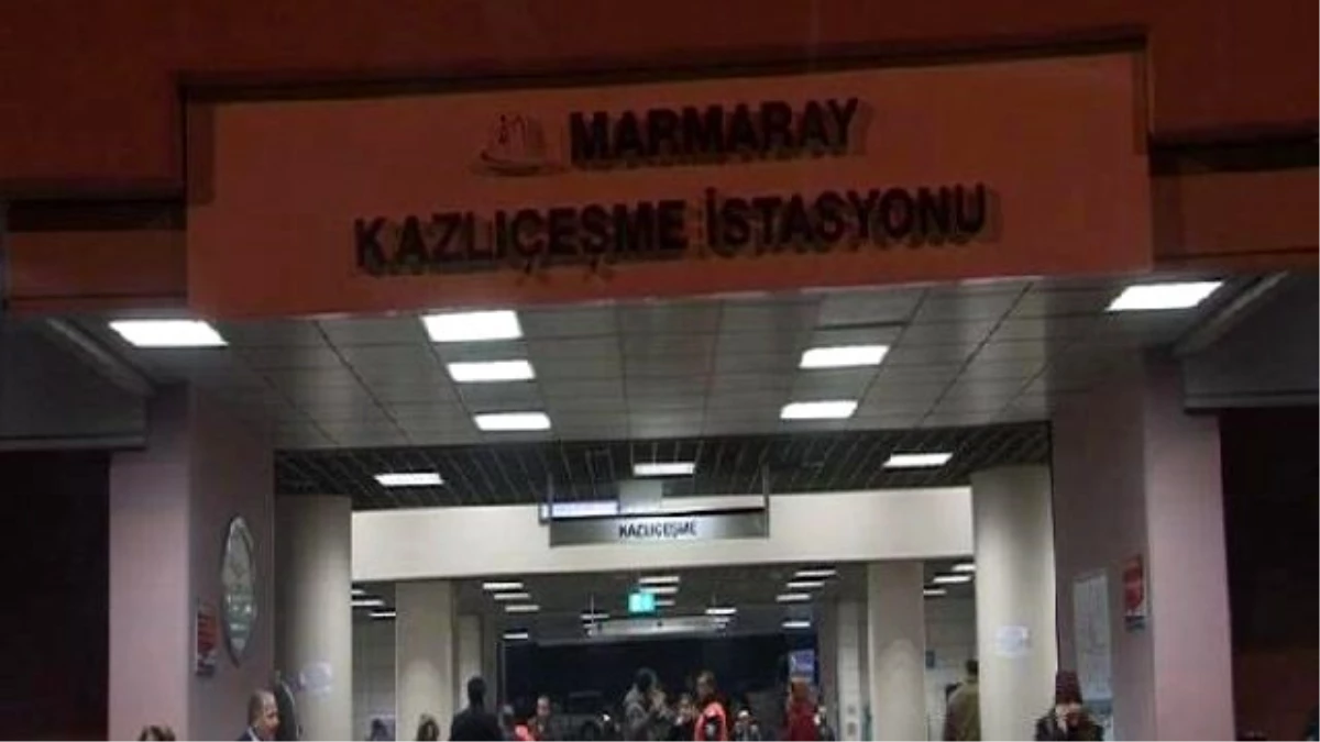 Marmaray\'da Arıza Nedeniyle Seferler 15 Dakika Durdu