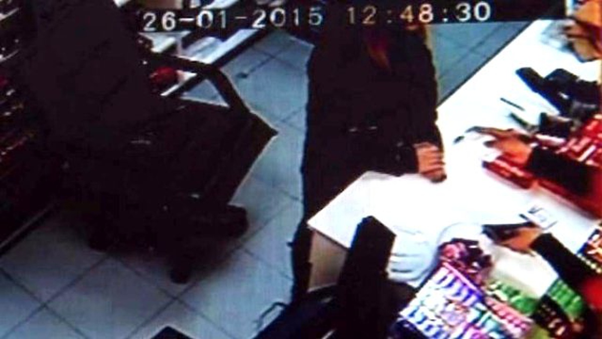 Para Çalmak İsteyen Şüpheliyi Kasiyer Fark Etti