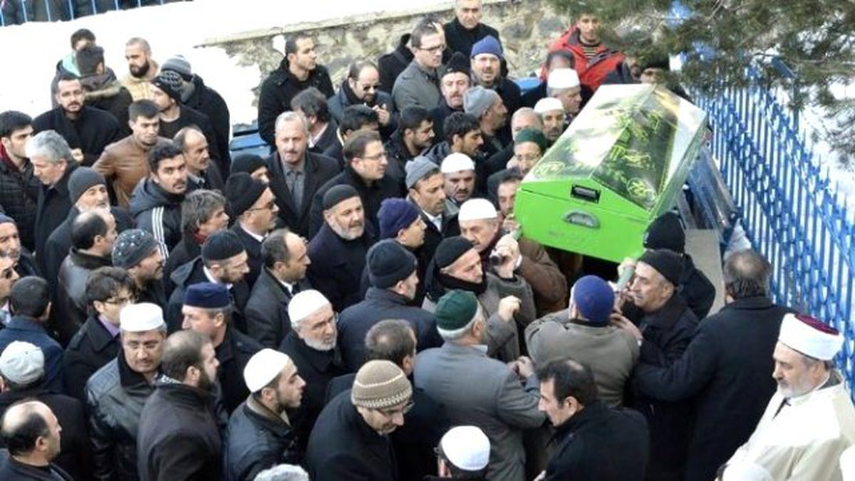 Palandöken Belediyesi Özel Kalem Müdürü Savaş\'ın Babası Hakka Yürüdü