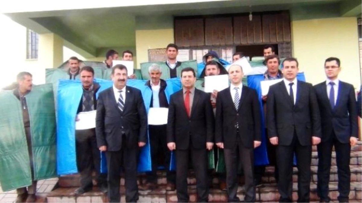 Erciş\'te Sürü Yöneticisi 17 Kursiyer Törenle Kepenek Giydi