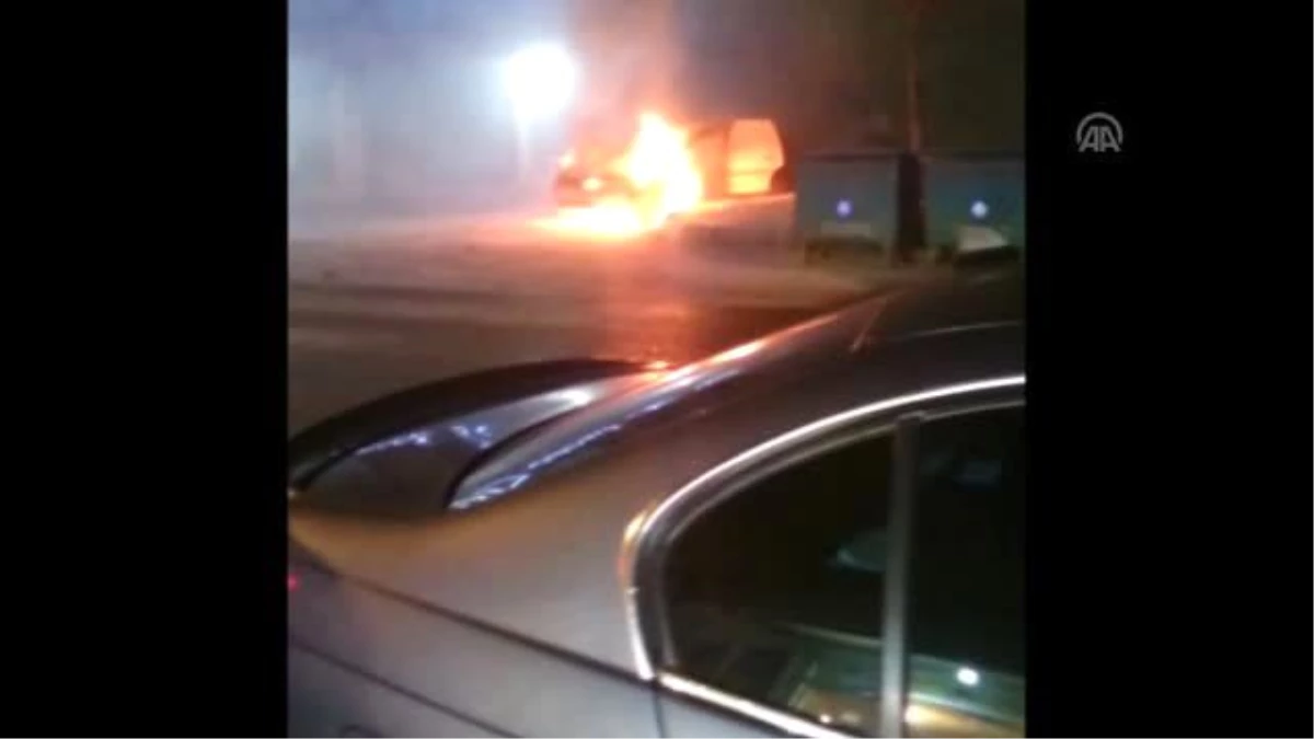 Gaziantep\'te Park Halindeki Otomobil Yandı