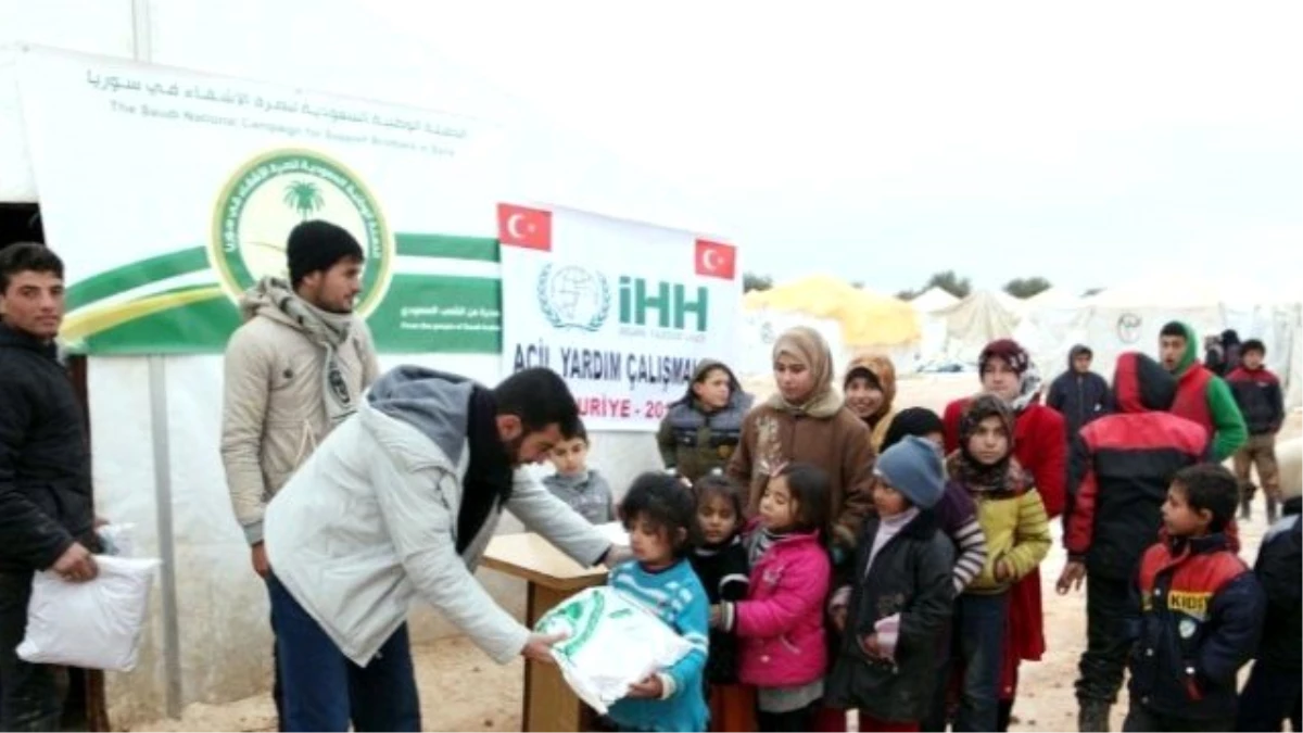 İhh\'dan Suriyelilere Kışlık Yardım