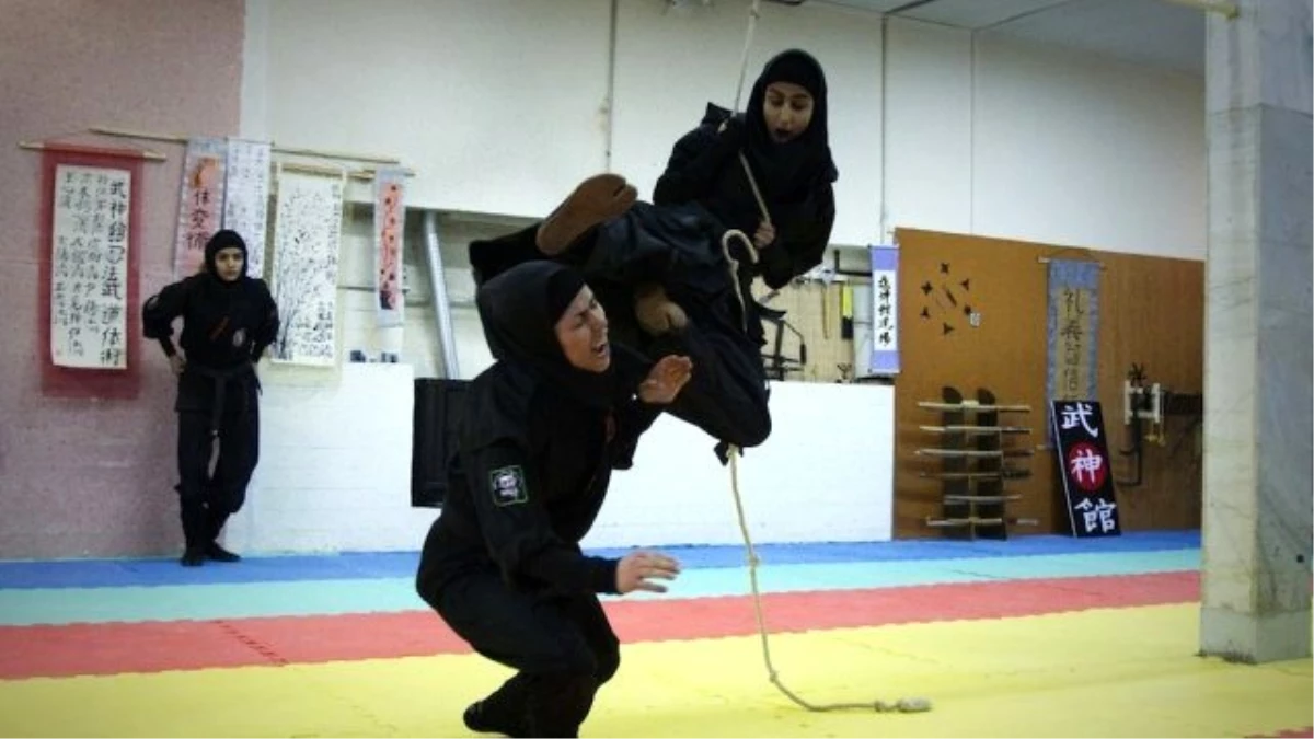 İranlı Kadın Savaşçıların Eğitimi Nefes Kesti
