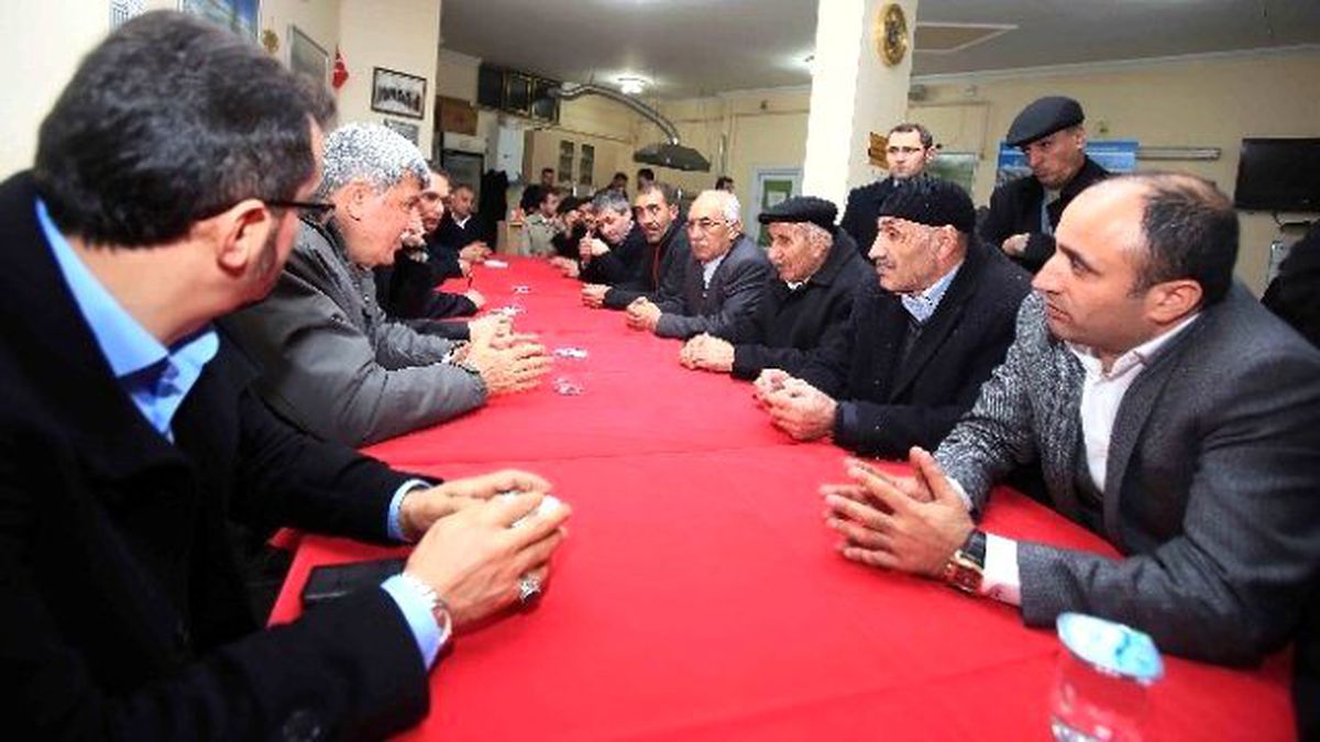 Karaosmanoğlu, Marmara Bitlisliler Derneği\'ni Ziyaret Etti