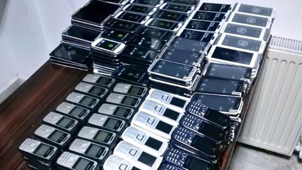 Kaza Yapan Araçtan Kaçak Cep Telefonu Çıktı