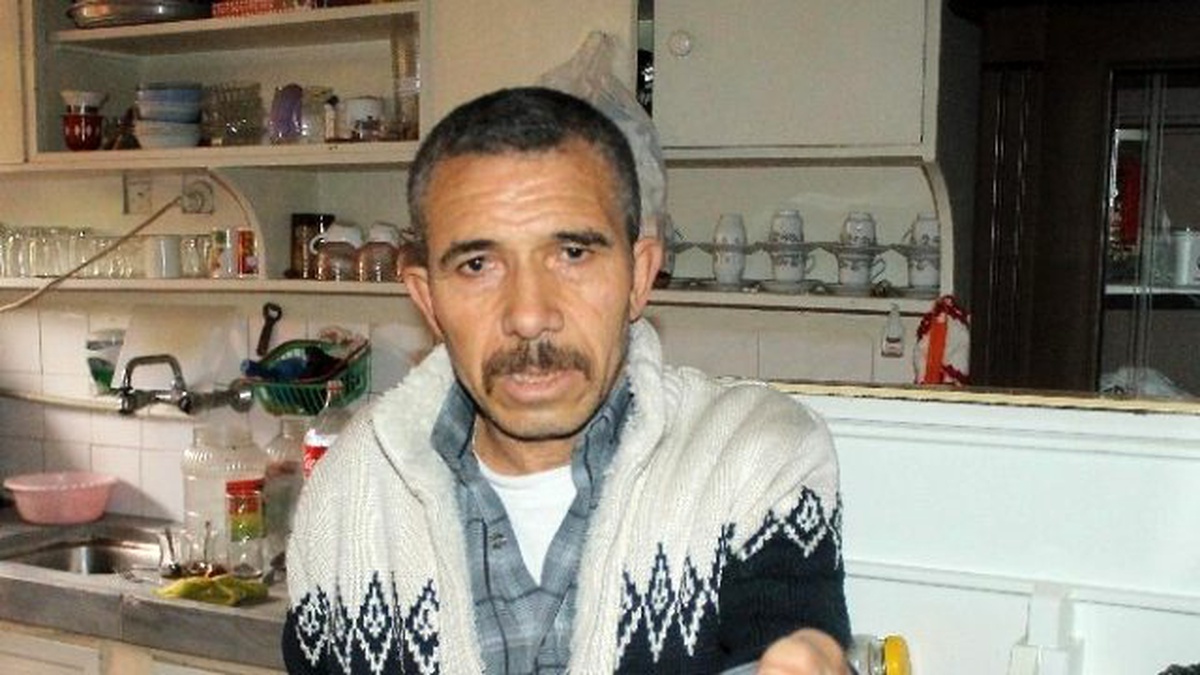 Çöpten Toplayıp Sattığı Kartonlarla Geçinmeye Çalışıyor