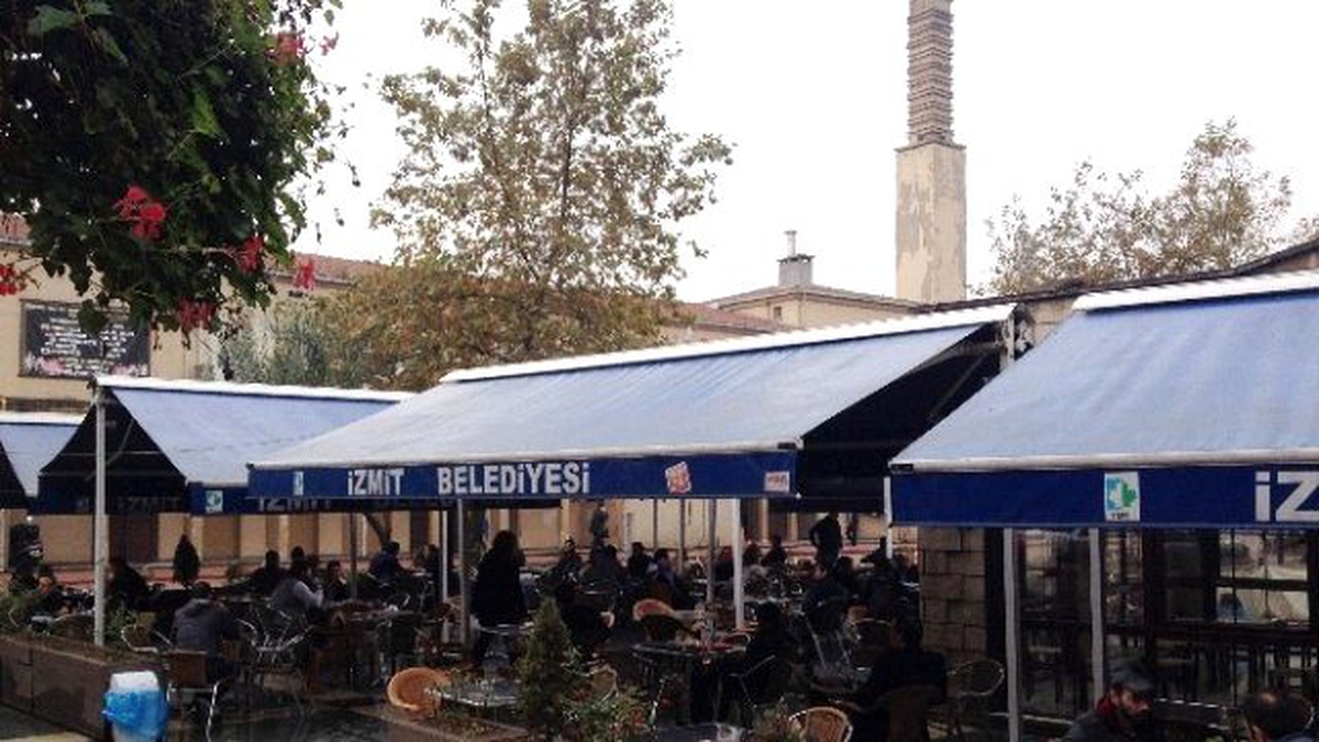 Belediye\'nin Çay Bahçesine Büyük İlgi