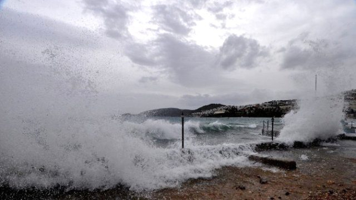 Bodrum\'da Fırtına Etkili Oluyor