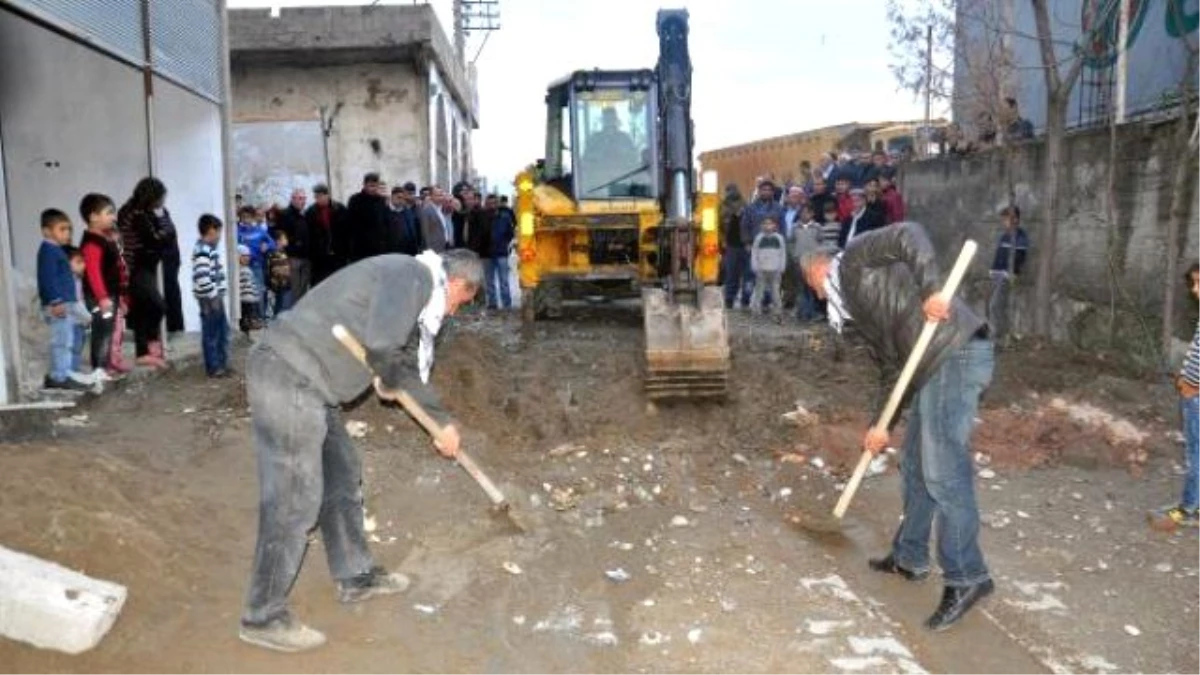 Cizre\'de Mahallelere Kazılan Hendekler Kapatılmaya Başlandı