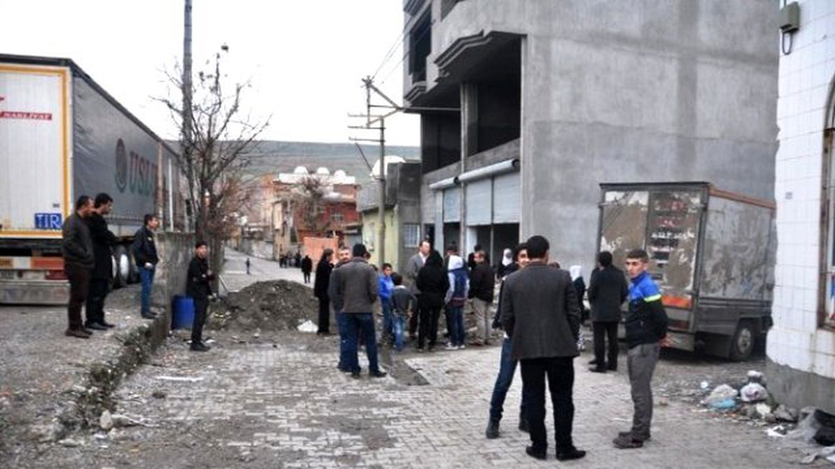 Cizre'deki Hendekler Kapatılmaya Başlandı