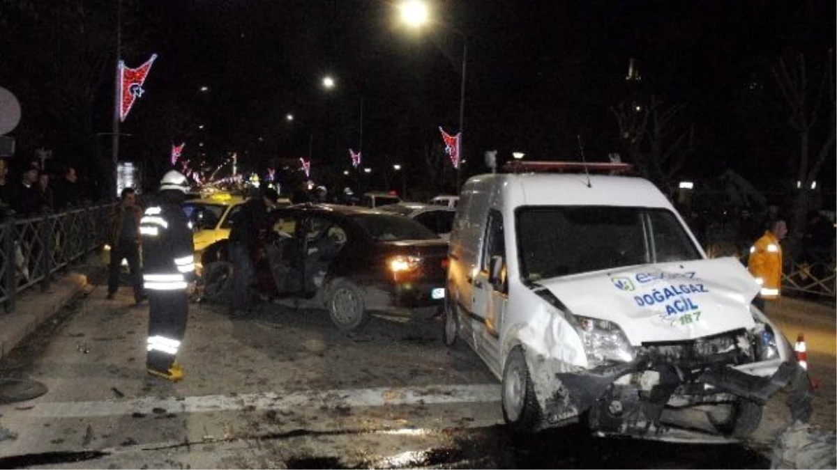 Eskişehir\'de Feci Kaza: 4 Yaralı