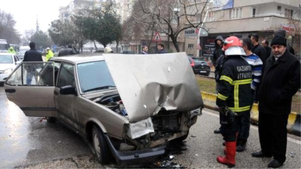 Gaziantep\'te Zincirleme Kaza: 1 Yaralı