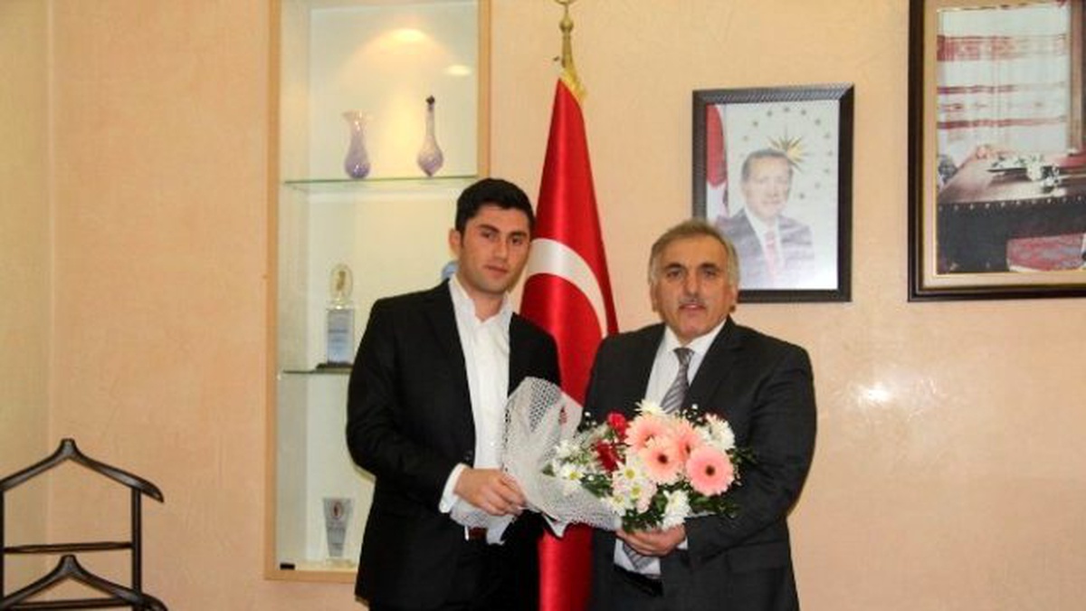 Hendek Gençlikten Başkan İnci\'ye Ziyaret