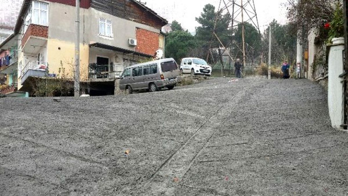 İzmit Belediyesi Çalışmaya Devam Ediyor