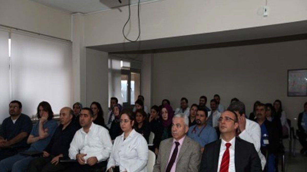 Kadın- Doğum Kliniğine Kişisel Gelişim Semineri Verildi