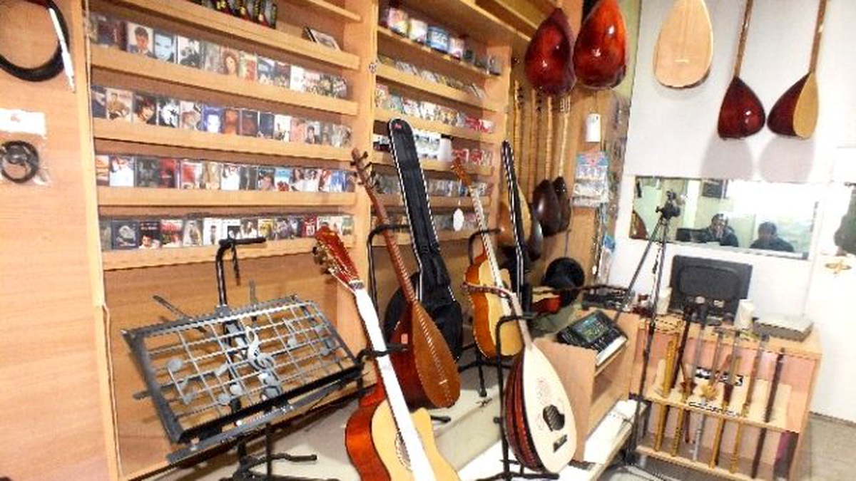 Kurduğu Saz Eviyle Malazgirtlilerin İlgisini Çekiyor
