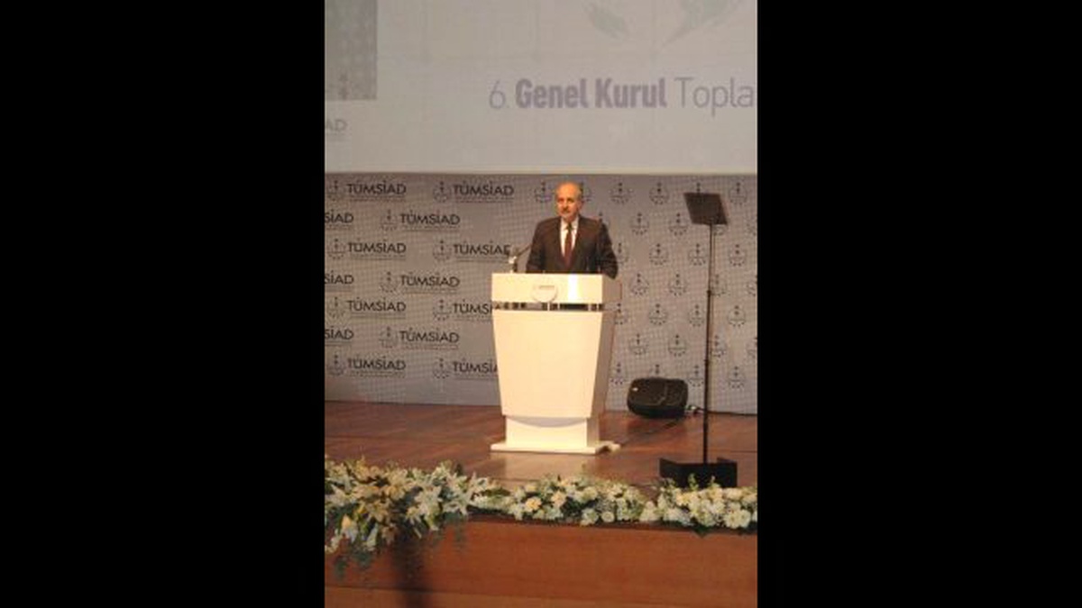 Kurtulmuş: "Başkanlık Sistemi Esaslı Yeni Anayasa 2015 Seçimlerinden Sonra"