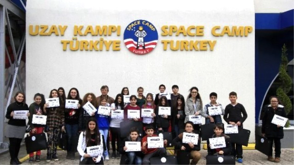 Öğrenciler Uzay Kampını Gezdi