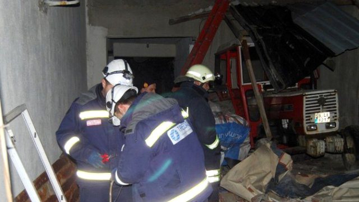 Şiddetli Fırtınaya Uykuda Yakalandılar