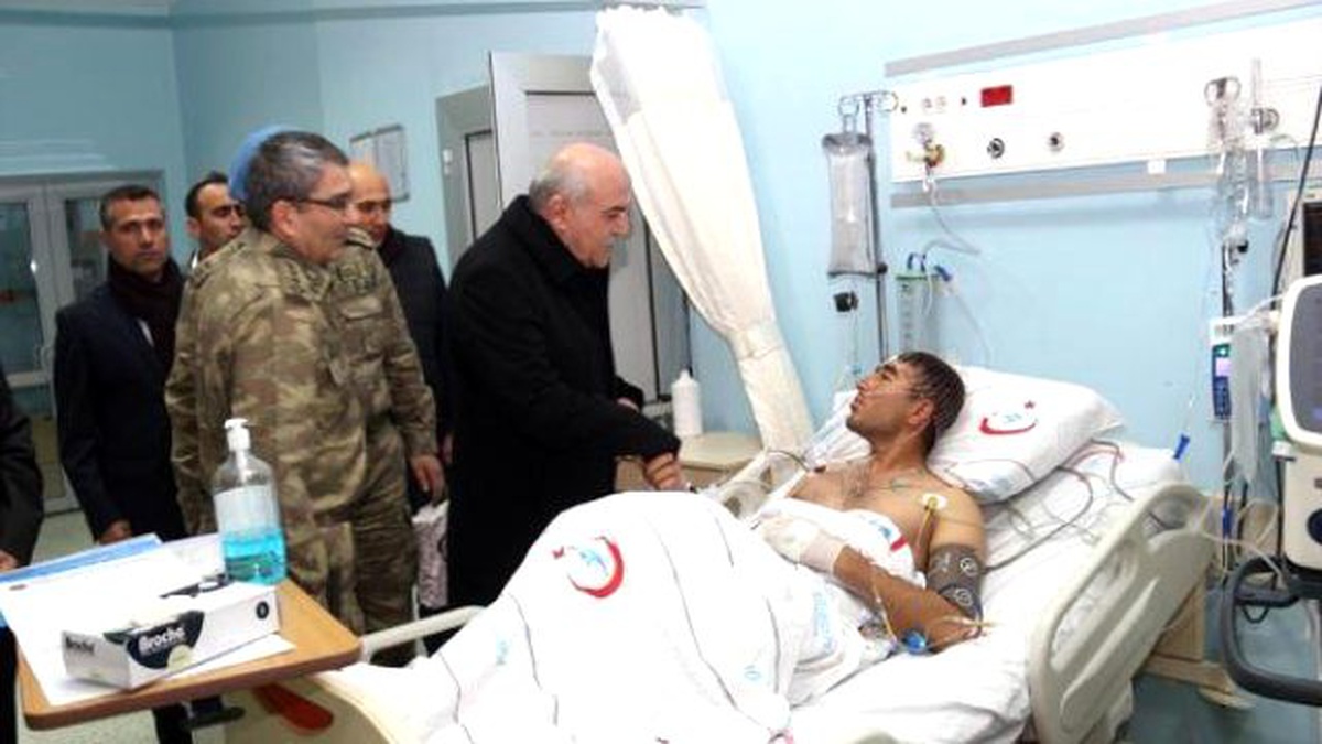 Uludere\'de Askere Gaz Bombalı, Taşlı Saldırı: 1 Asker Yaralı(2)
