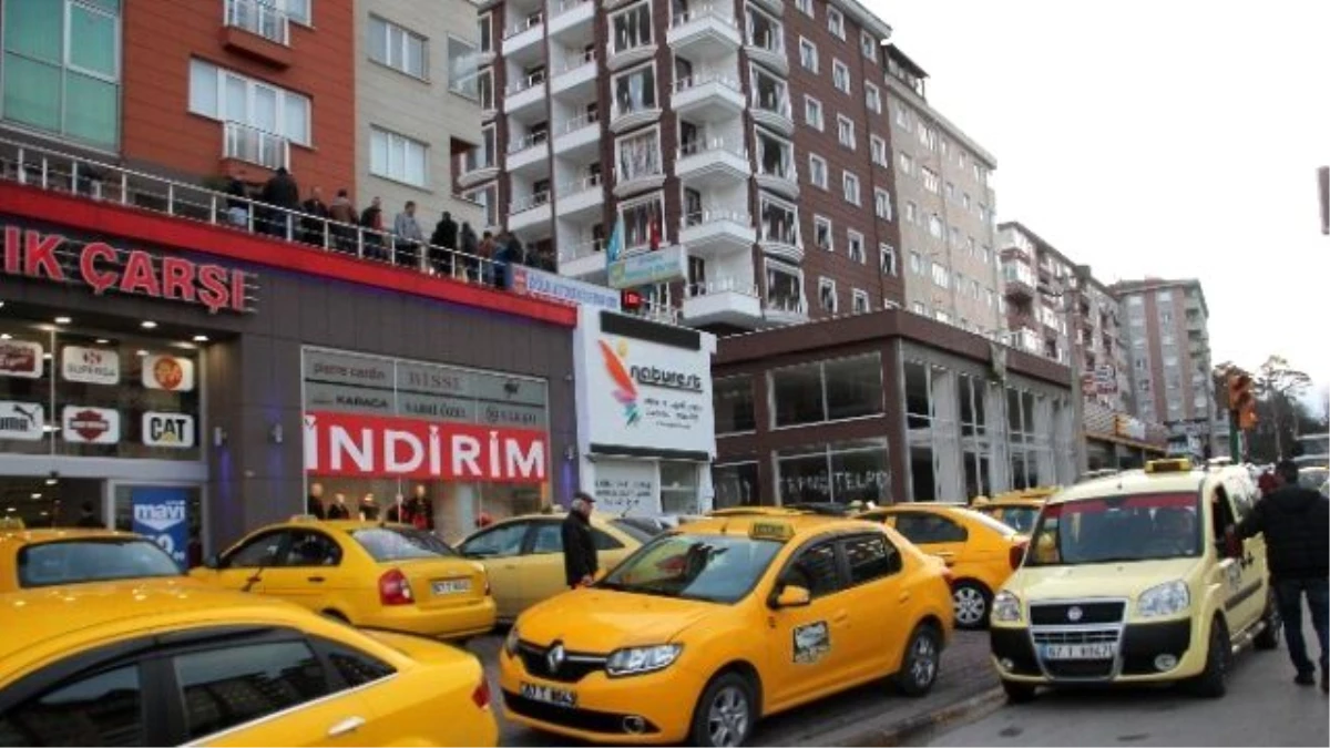 Zonguldak\'ta Taksiciler Şoförler Odasını Bastı
