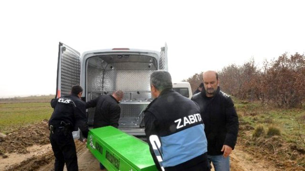 Başı Ezilmiş ve Kolu Kesilmiş Olarak Ölü Bulundu
