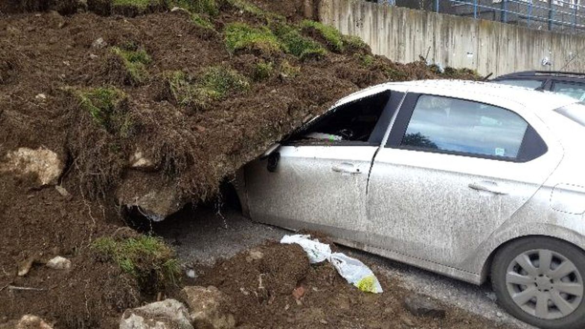 Başkent\'te İstinat Duvarı Çöktü