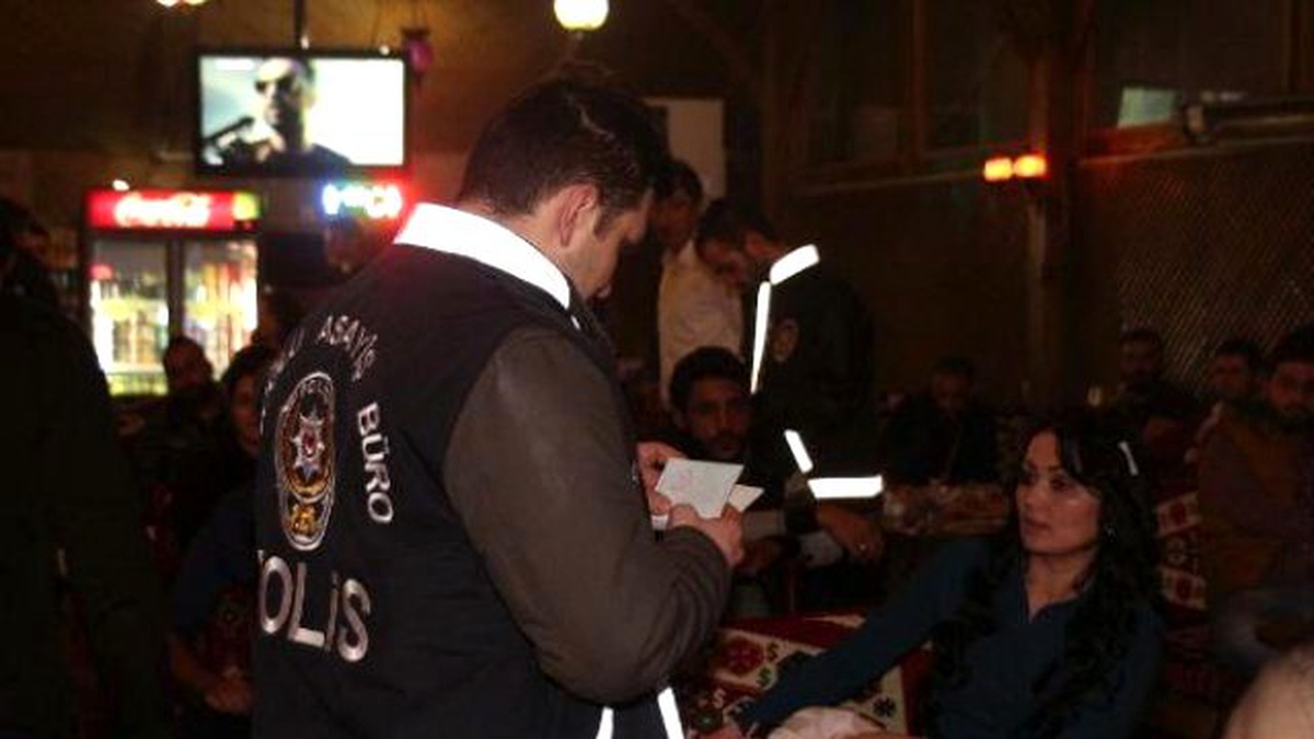 Beyoğlu Polisinden Fuhuş Uygulaması
