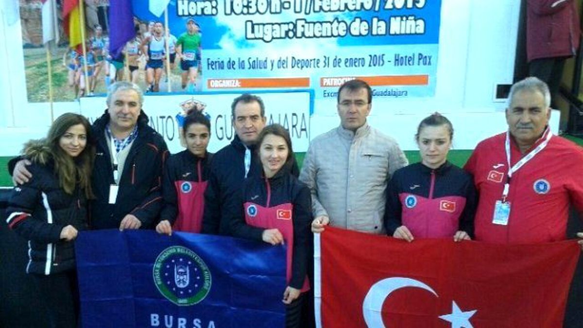 Büyükşehir\'li Atletler İspanya\'dan Madalya ile Dönüyor