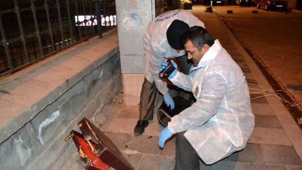 Cami Önüne Bırakılan Şüpheli Çanta Korkuttu