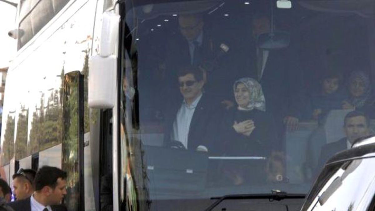 Davutoğlu: Kimse Bize Cumhuriyetçilik Dersi Veremez